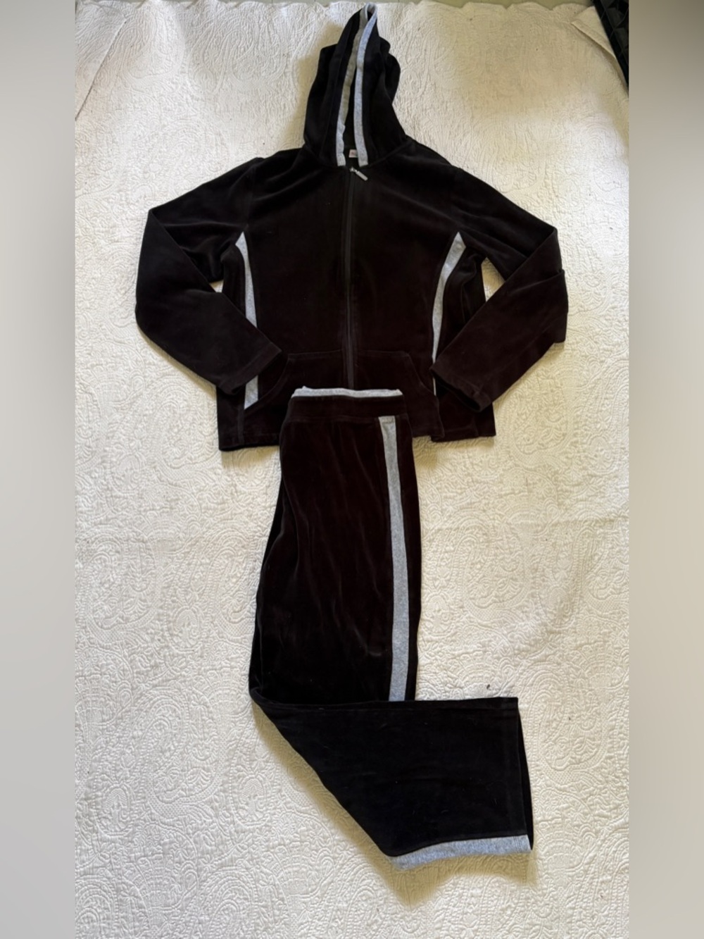 Women’s Bold Spirit Black Velour jumpsuit  Set w/ Gray large top / medium pant